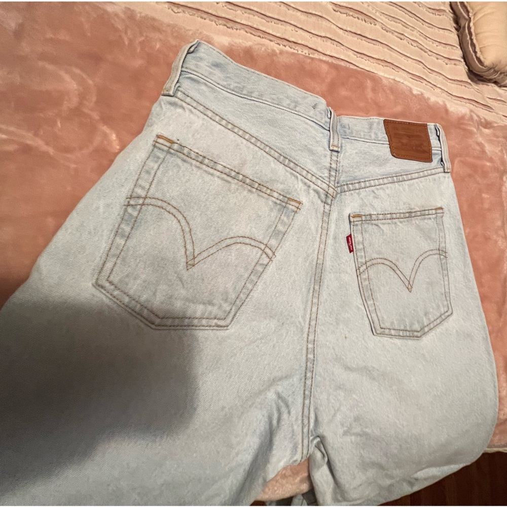 Levi’s Woman’s Size 26 Jeans